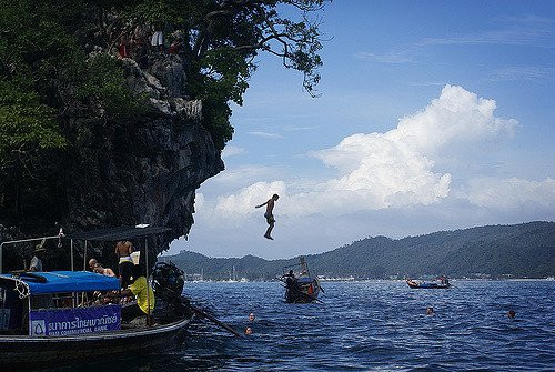 Jump off a cliff! Phi Phi